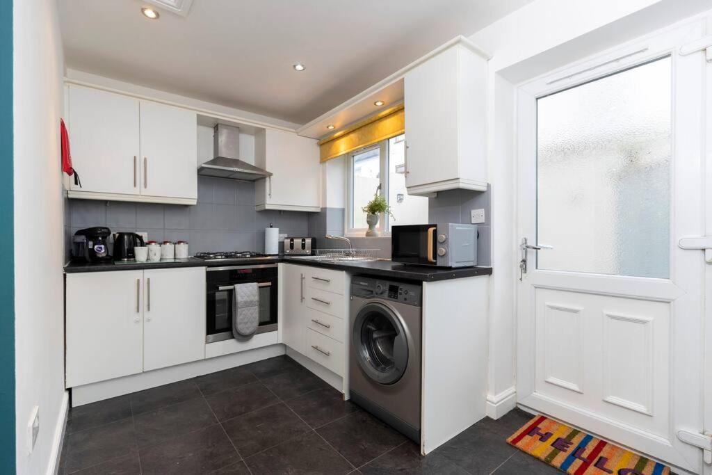 Town Centre & All The Comforts! Guisborough Exterior photo